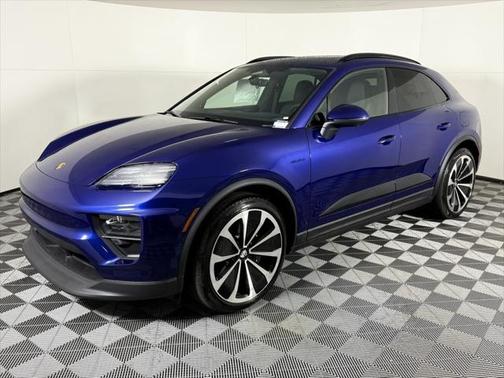 2025 Porsche Macan Base
