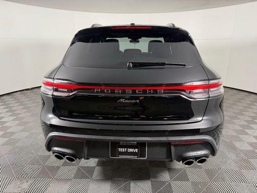 2025 Porsche Macan 2.0T