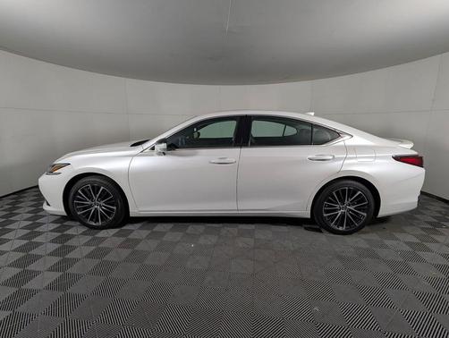 2025 Lexus ES 300h Base