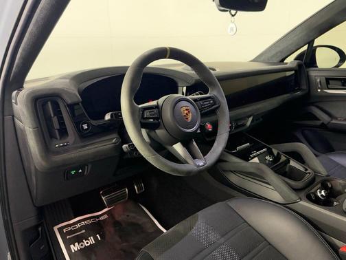 2024 Porsche Cayenne Turbo GT