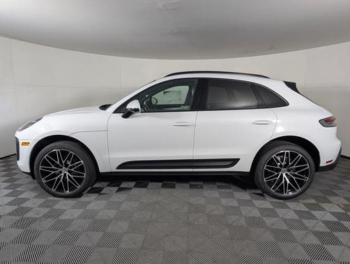 2026 Porsche Macan 