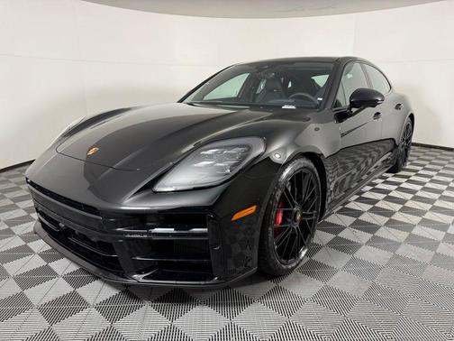 2026 Porsche Panamera GTS
