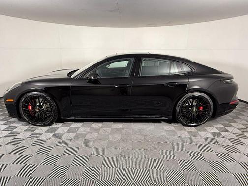 2026 Porsche Panamera GTS