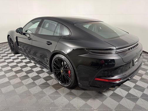 2026 Porsche Panamera GTS