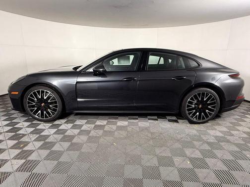 2026 Porsche Panamera 