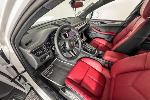 2025 Porsche Macan 2.0T