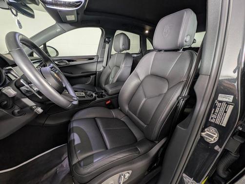 2025 Porsche Macan T