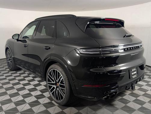 Chromite Black Metallic 2026 Porsche Cayenne GTS