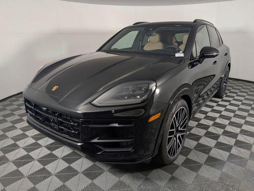 Chromite Black Metallic 2026 Porsche Cayenne GTS
