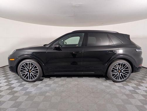 Chromite Black Metallic 2026 Porsche Cayenne GTS