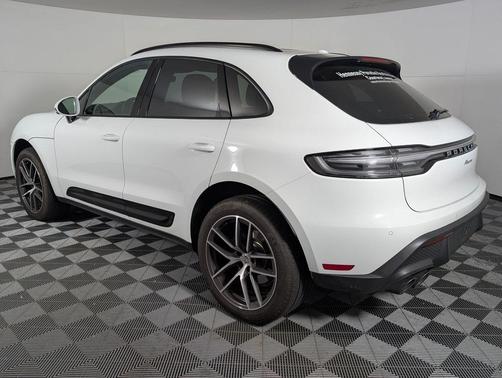 2025 Porsche Macan 2.0T