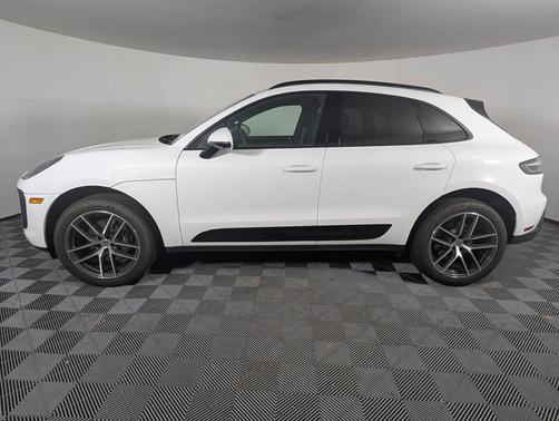 2025 Porsche Macan 2.0T