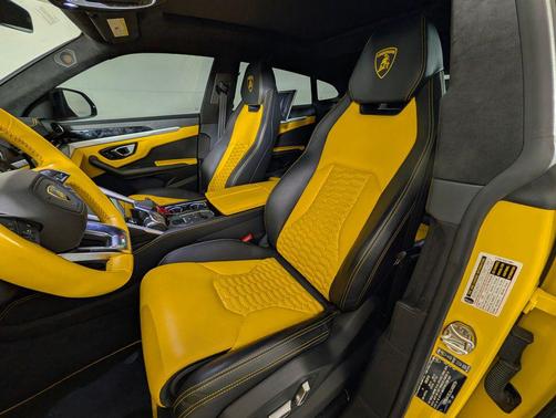 Gialllo Auge 2020 Lamborghini Urus Base