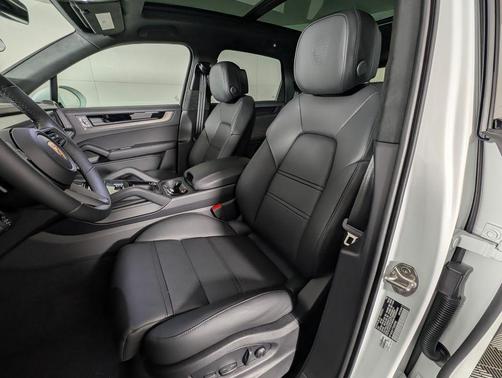 2026 Porsche Cayenne GTS