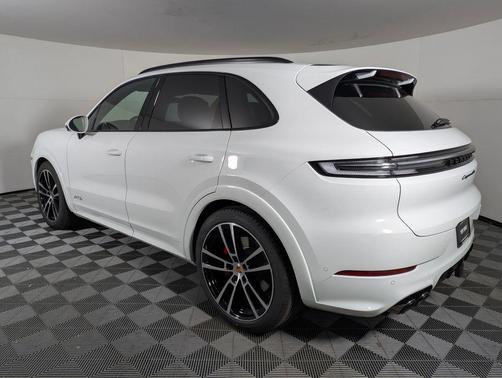 2026 Porsche Cayenne GTS