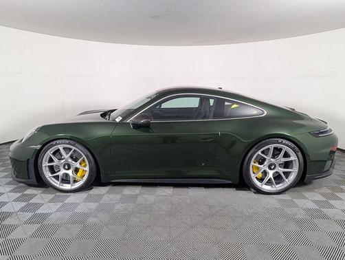 Oak Green Metallic Neo 2026 Porsche 911 GT3
