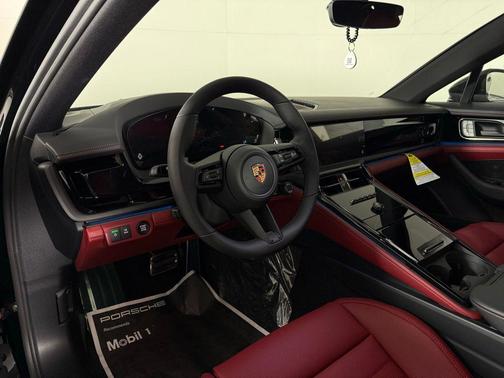 2026 Porsche Panamera 
