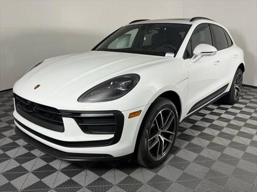 2025 Porsche Macan Base