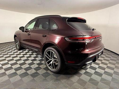 2025 Porsche Macan Base