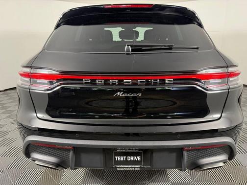 2025 Porsche Macan T