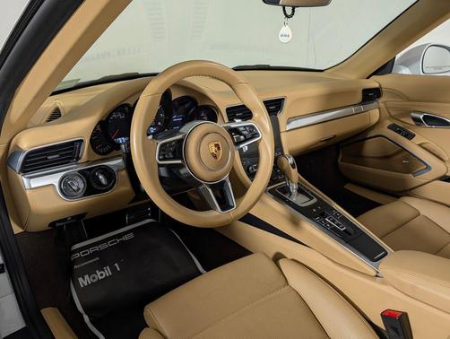 2017 Porsche 911 Carrera