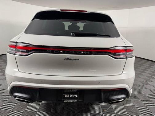 2025 Porsche Macan 2.0T