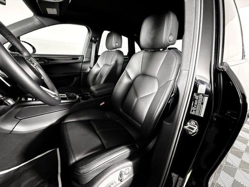 2025 Porsche Macan 2.0T