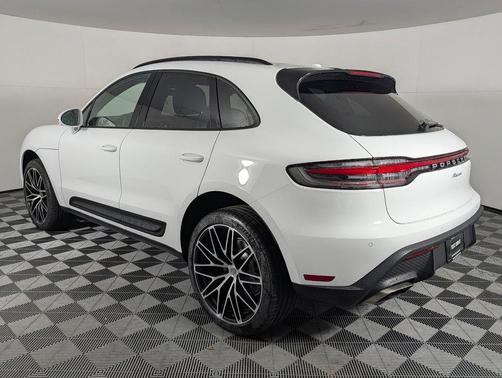 2026 Porsche Macan 