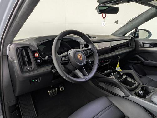 2026 Porsche Cayenne GTS