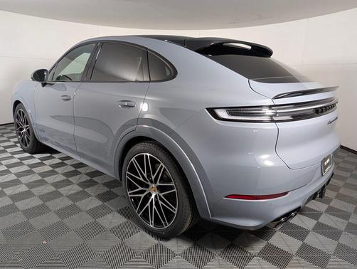 2026 Porsche Cayenne GTS
