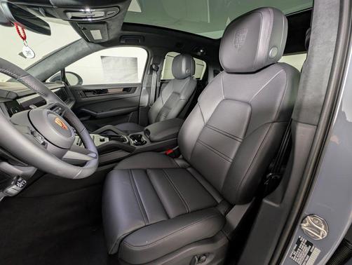 2026 Porsche Cayenne GTS