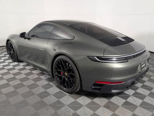2024 Porsche 911 Carrera GTS