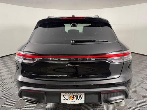 2025 Porsche Macan 2.0T