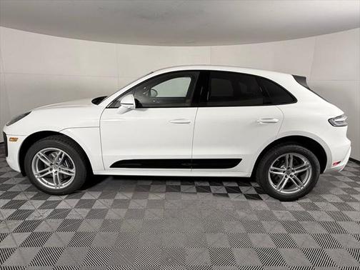 2025 Porsche Macan Base