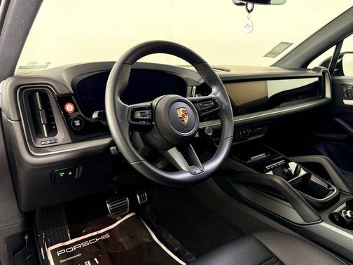 2025 Porsche Cayenne S