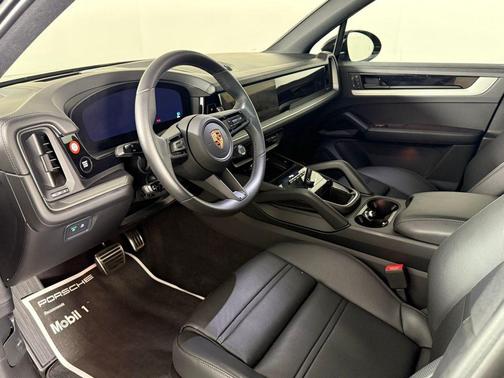 2025 Porsche Cayenne S