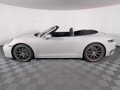 2021 Porsche 911 Carrera