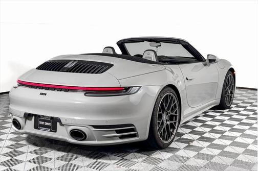 2021 Porsche 911 Carrera