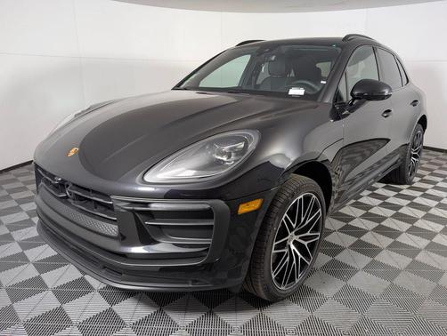 2026 Porsche Macan 
