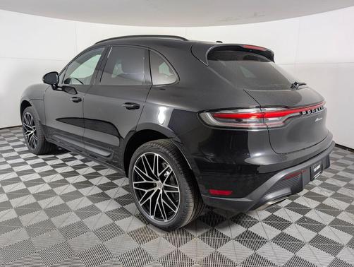 2026 Porsche Macan 