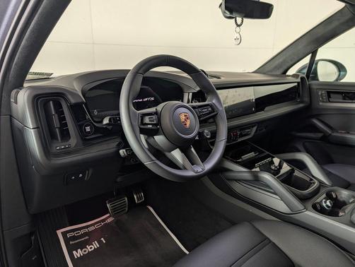 Vanadium Grey Metallic 2026 Porsche Cayenne GTS