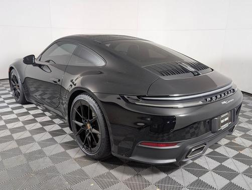 2025 Porsche 911 Carrera