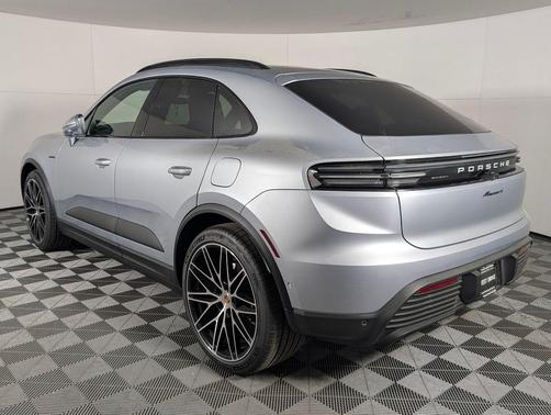 Dolomite 2026 Porsche Macan Macan Electric 4