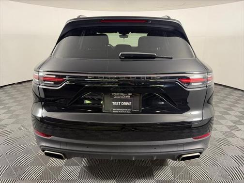 2023 Porsche Cayenne Platinum Edition