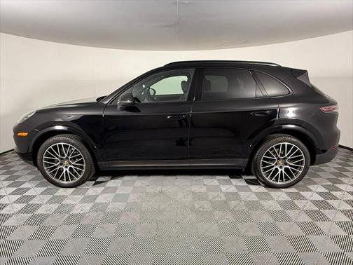 2023 Porsche Cayenne Platinum Edition
