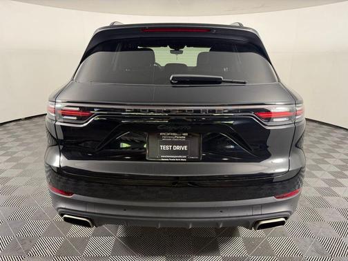 2023 Porsche Cayenne Platinum Edition