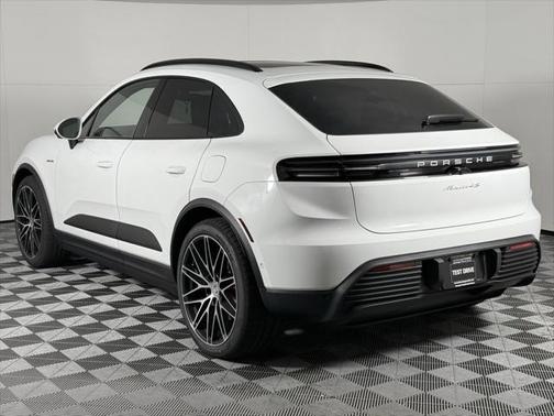 2025 Porsche Macan Base