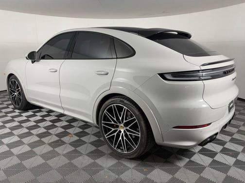 2024 Porsche Cayenne S
