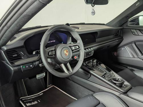 2026 Porsche 911 Carrera GTS