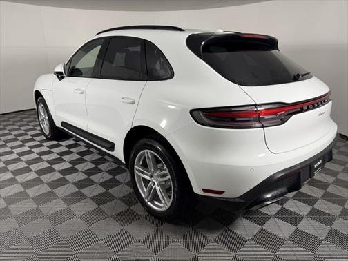 2025 Porsche Macan Base